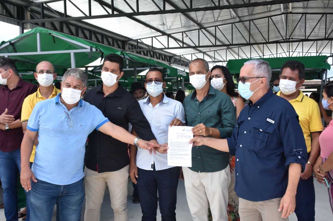 Camacã: Prefeitura entrega a nova feira livre de São João do Panelinha